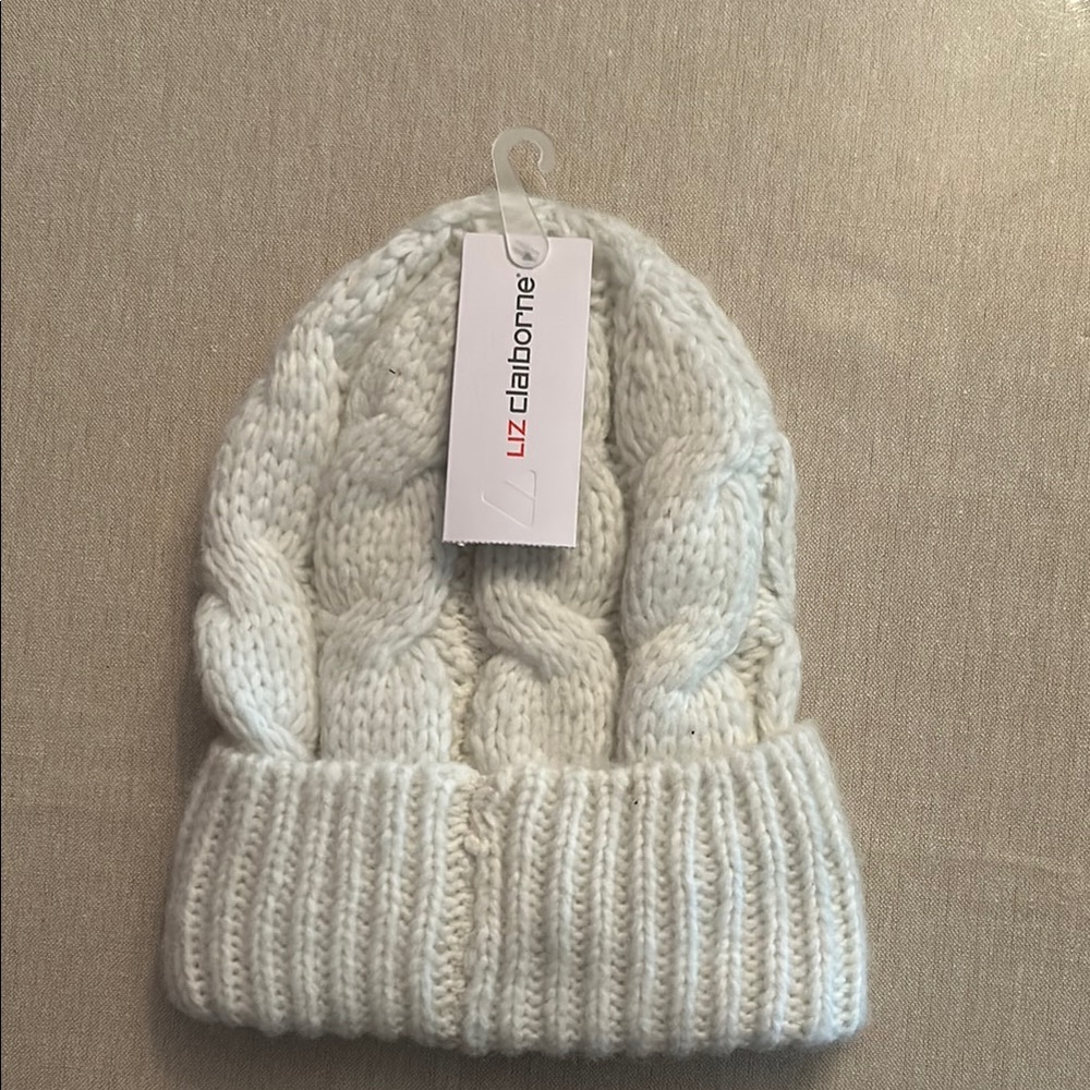 Liz Claiborne White Knit Hat and Gloves with Cable Design